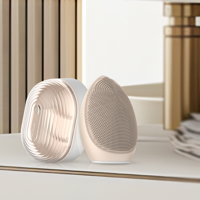 MR-1969 Compact Silicone Facial Brush